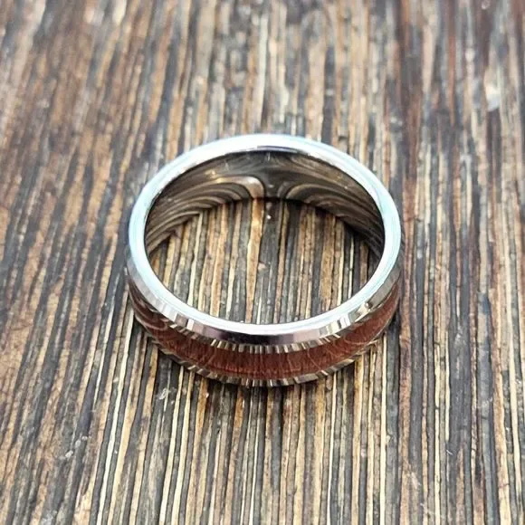 New Real Men's Tungsten and Wood Ring - Wedding Ring Engagement Ring Size 9-13 - Picture 5 of 5